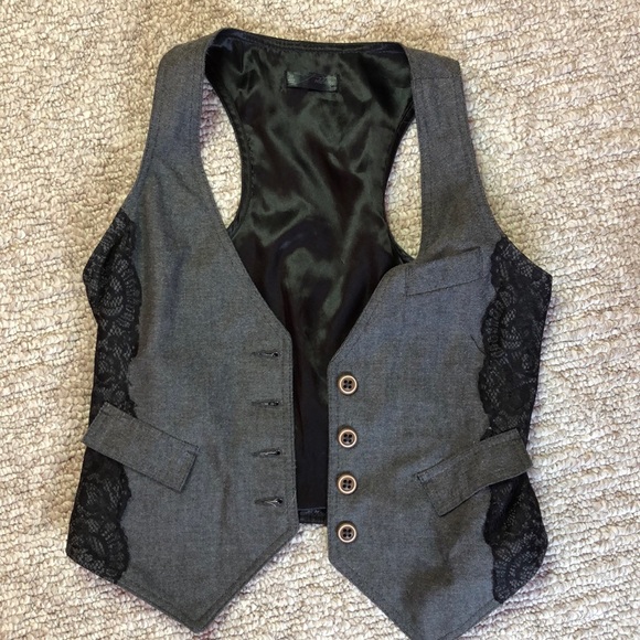 Vest - Picture 1 of 5